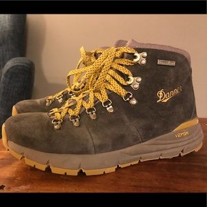 Danner Women’s Mountain 600 hiking boots